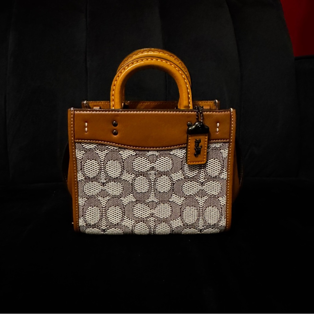 Coach Rogue 17 in Signature Textile Jacquard